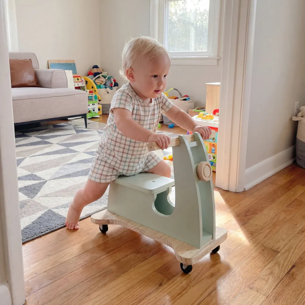 Mini Moto Lambreta Montessoriana Infantil Andador Madeira Equilíbrio Cor Verde Chá