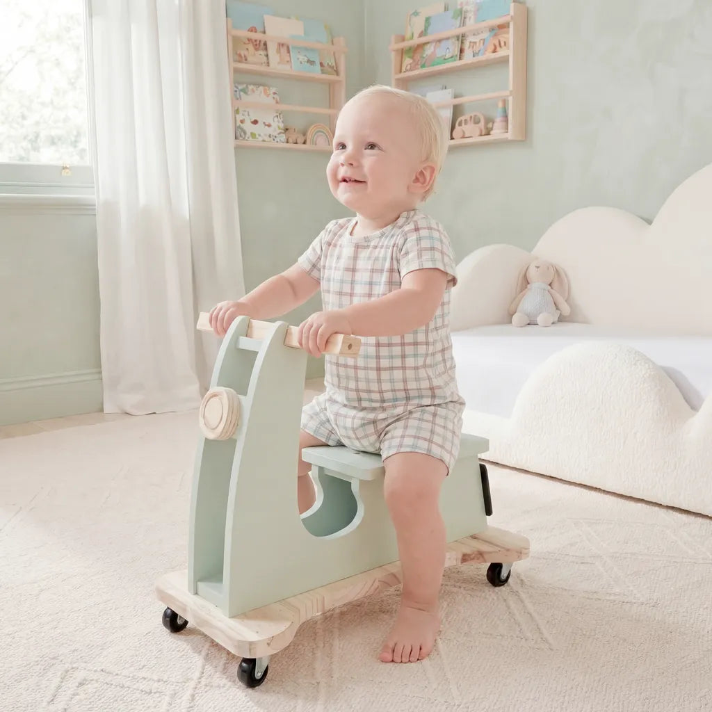 Mini Moto Lambreta Montessoriana Infantil Andador Madeira Equilíbrio Cor Verde Chá