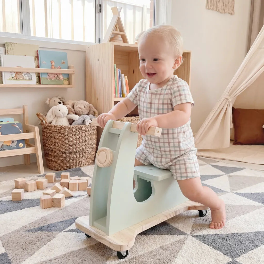 Mini Moto Lambreta Montessoriana Infantil Andador Madeira Equilíbrio Cor Verde Chá